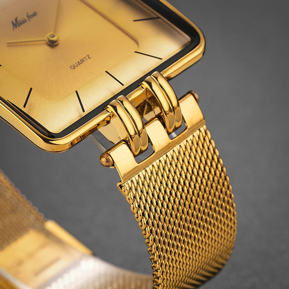 RELOJ CUADRADO MAGNUS