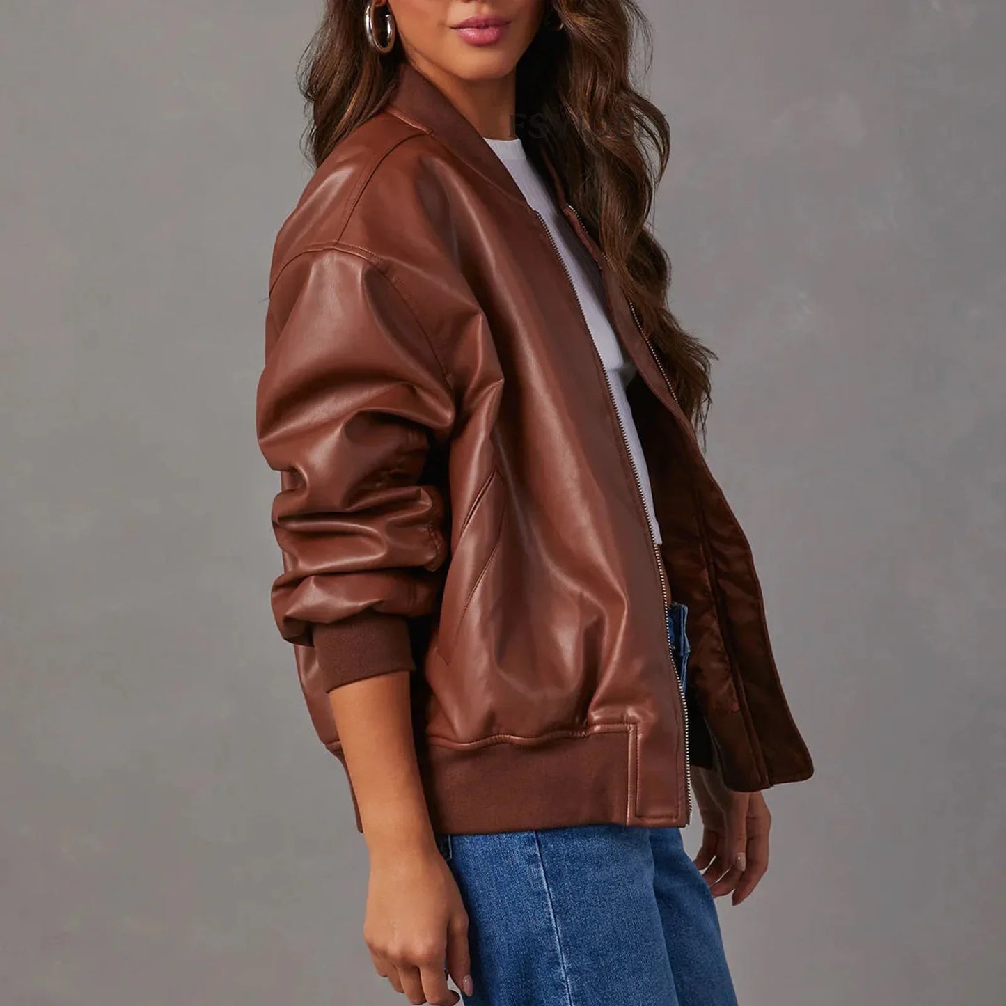 CHAQUETA BOMBER DE CUERO MIRA
